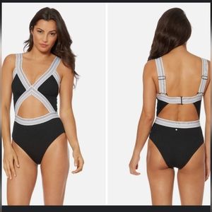 Dolce Vita "Blaire" One piece swimsuit - Black Size: Medium